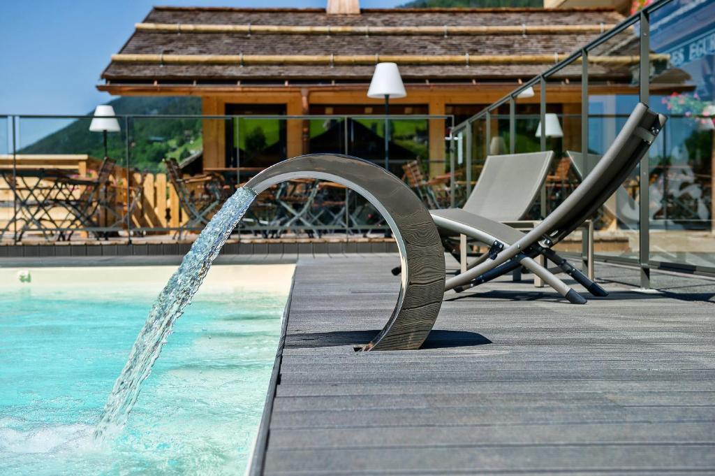 Hotel-Chalet Les Ecureuils Restaurant, Piscine, Garage Le Grand-Bornand Exterior photo